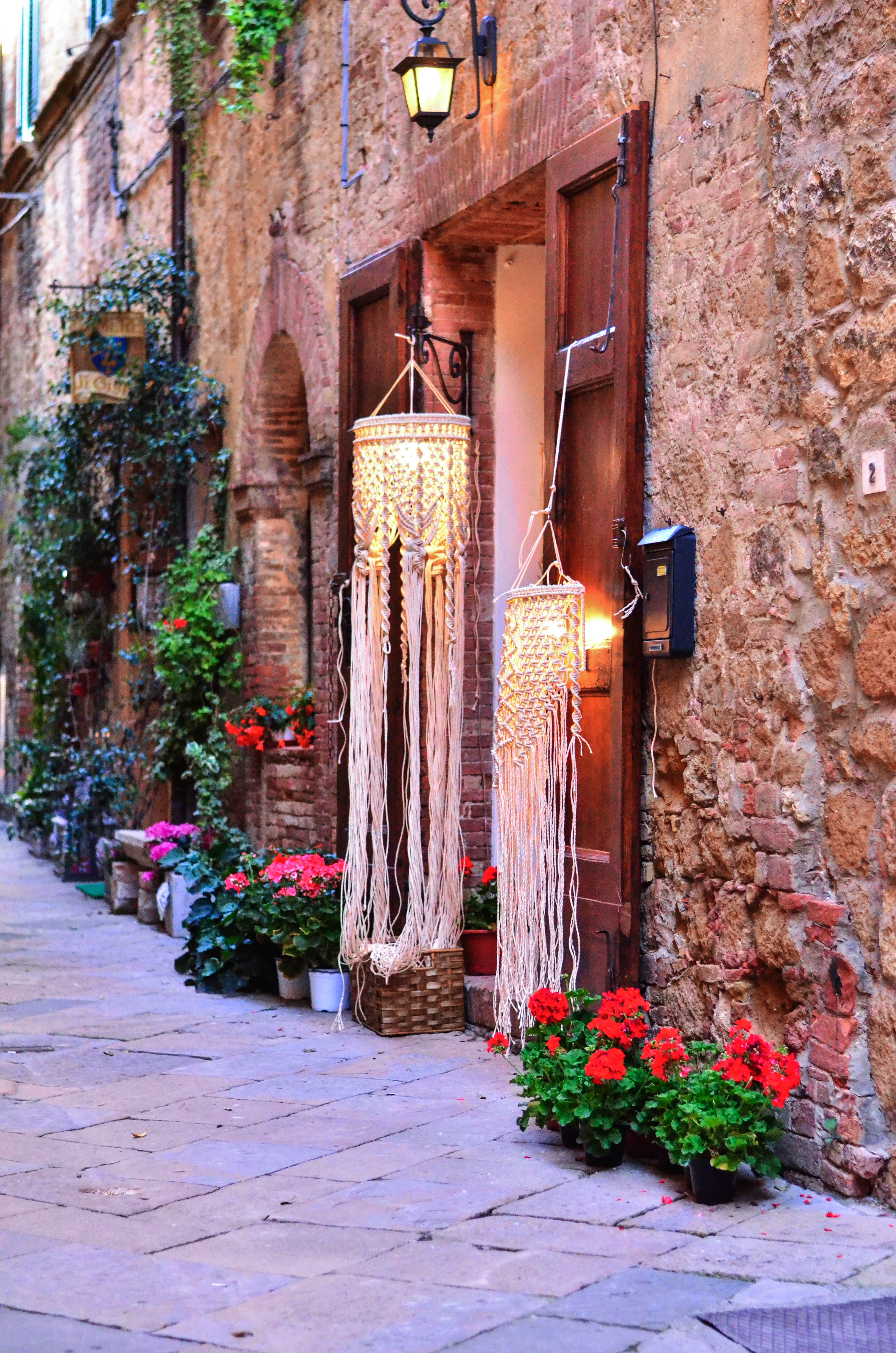 blog-post-9-italy-white-lace-dress-16