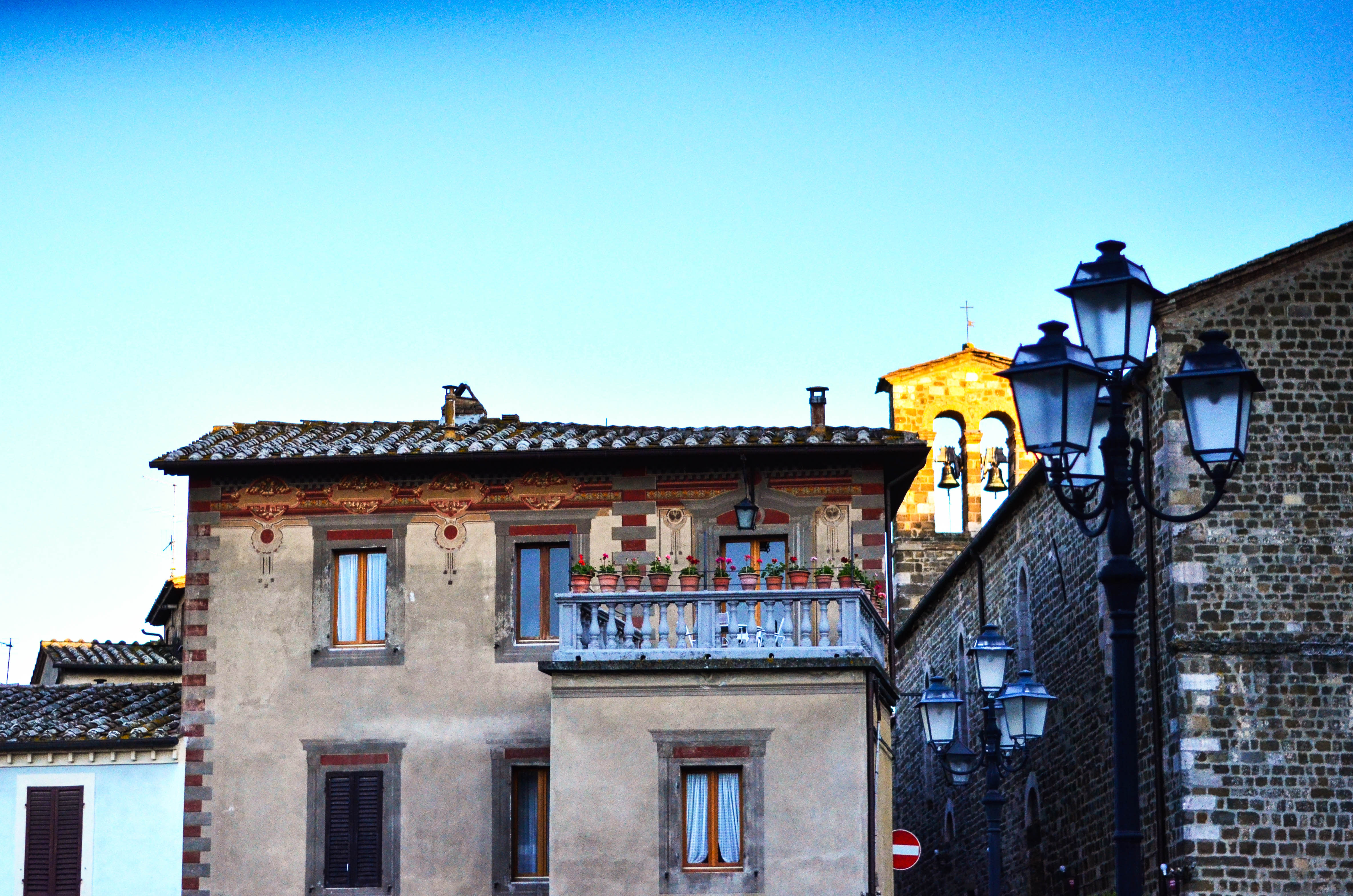 blog-post-9-italy-white-lace-dress-26