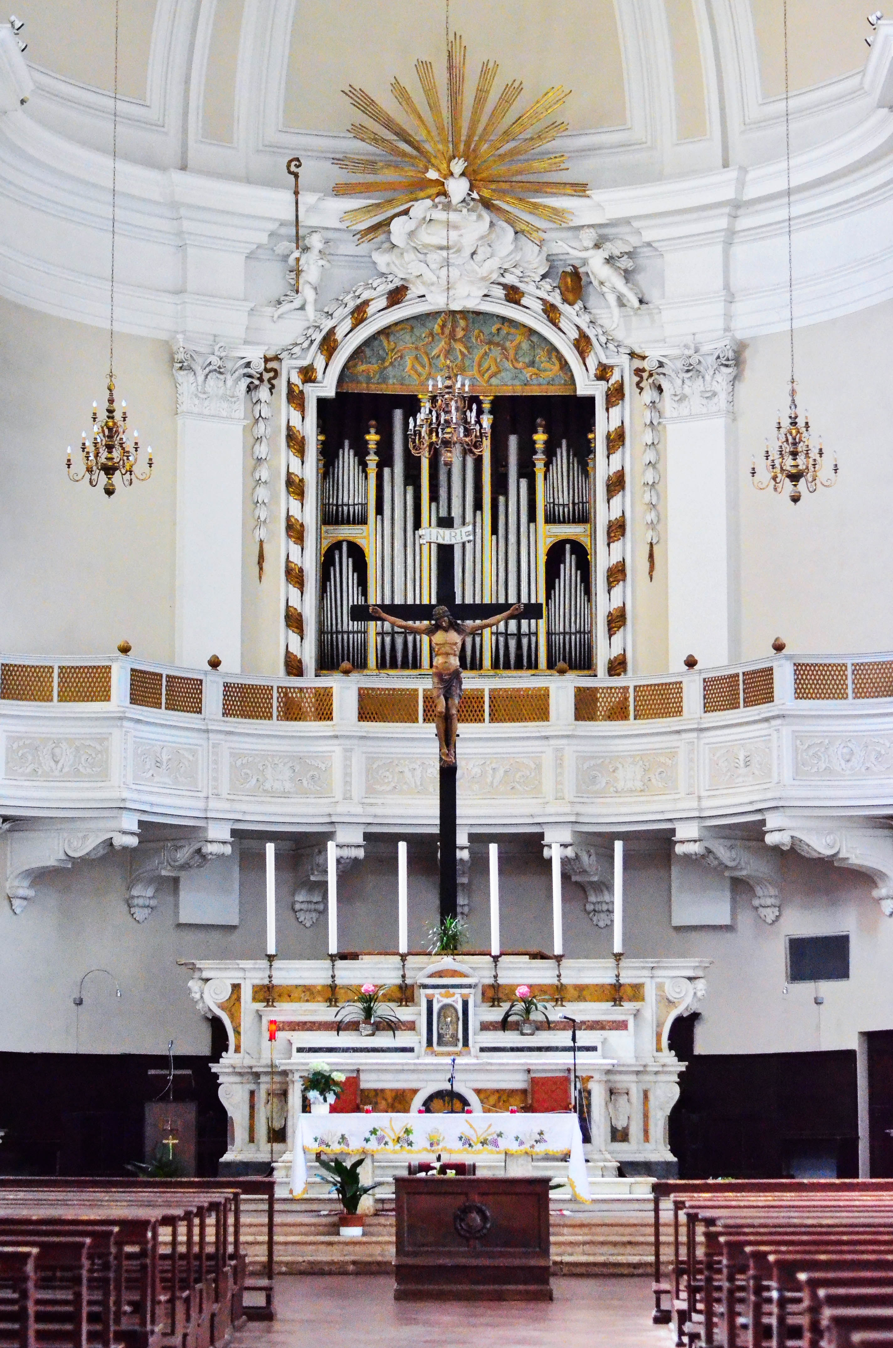 blog-post-9-italy-white-lace-dress-9